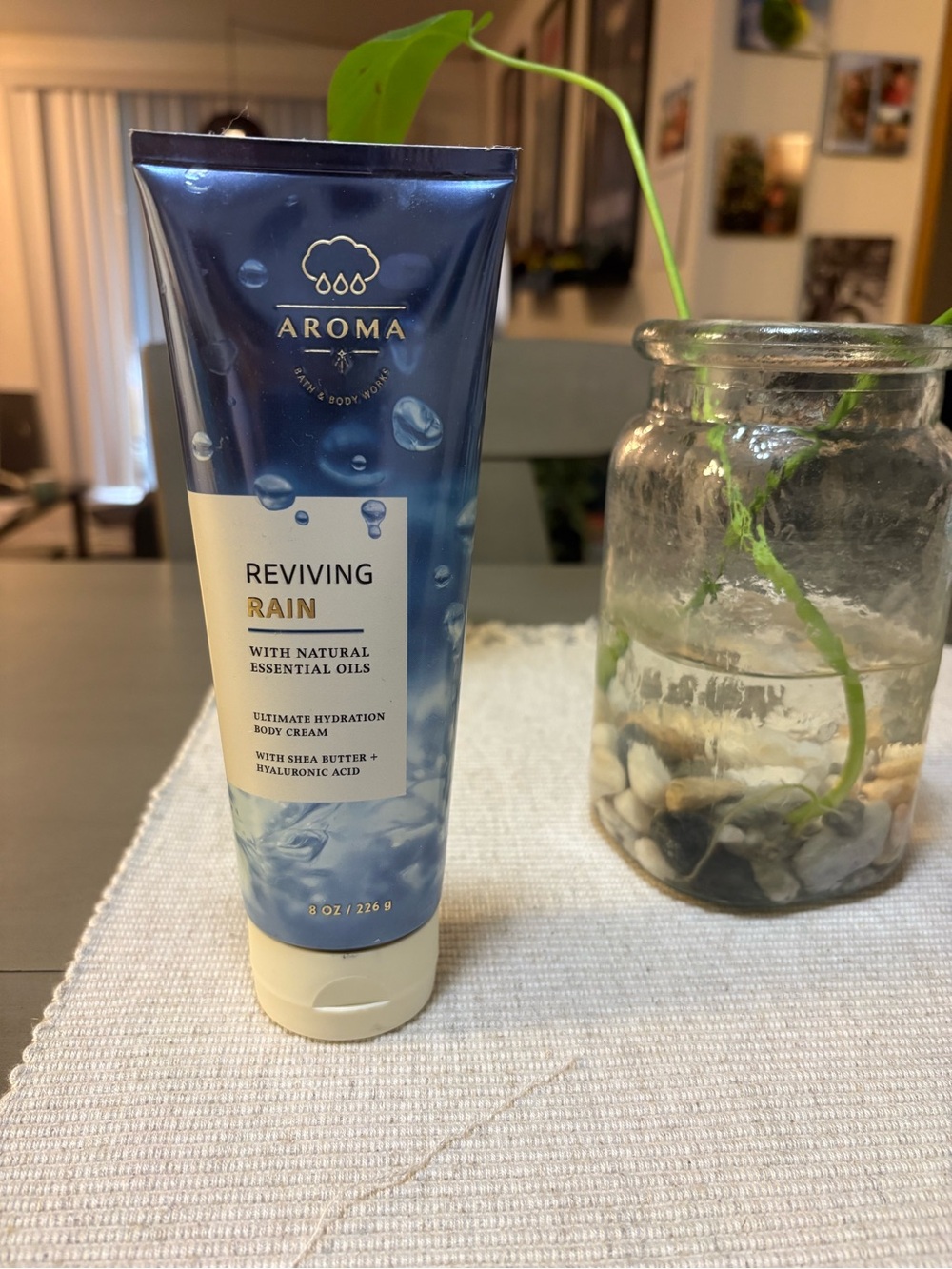 Roma Reviving Rain Hydration Body Cream - Blue & White